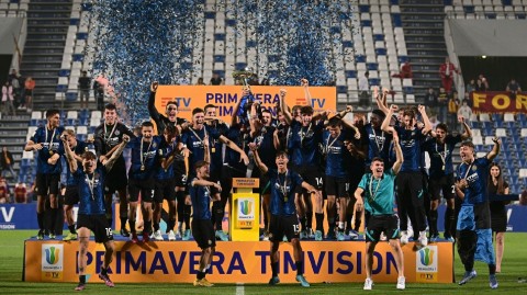 蓝黑青春风暴加时铸就十冠王传奇