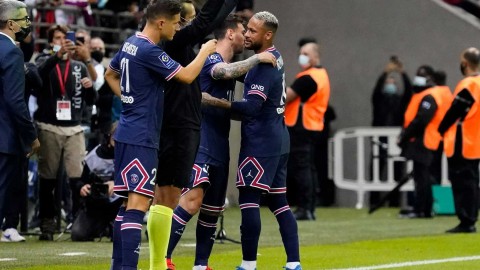 梅西巴黎圣日耳曼首秀：三十号传奇的平静起航