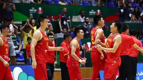 FIFA系列赛：中国男足新帅遭首败，后防开场崩盘敲响警钟