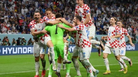 格子军门神显威！东瀛武士泪洒十二码