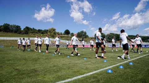 奥地利猛虎备战欧国联 阿瑙托维奇肌肉虬结显威势