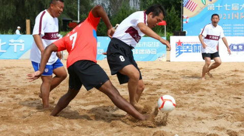 巴西女足沙排队历史性一夜，大将泰伊帽子戏法5-0血洗墨西哥跃居队史第一！这场角逐北美沙排之巅的战役在黄金沙滩激情上演
