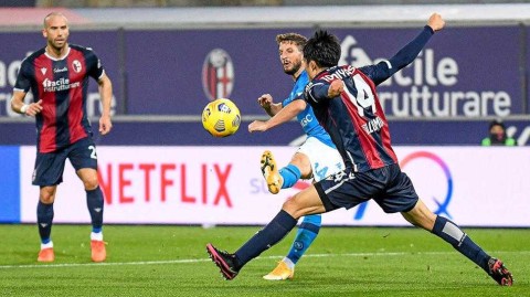 意甲经典战：奥斯梅恩一击制胜，那不勒斯客场气走博洛尼亚