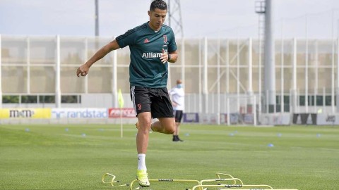 岁月屠刀下的反叛者：C罗用提前四小时的加练向时间宣战