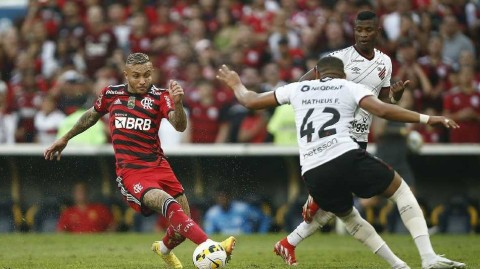 红黑风暴席卷马拉卡纳 弗拉门戈五球狂胜闪耀巴甲之夜