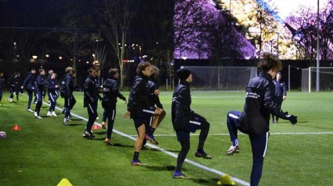 欧冠新军蓄势待发：中日德兰阿姆斯特丹备战纪实