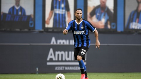 蓝黑防线遭遇疫情突袭：国米铁卫丹布罗西奥确诊新冠，居家隔离牵动争冠大局