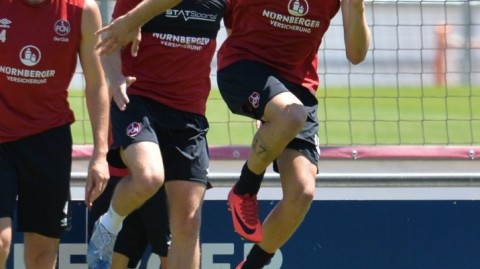 蛰伏与希望 德乙纽伦堡队烈日下的备战纪实