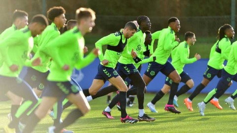 埃弗顿训练营火热开启 奥纳纳领衔备战联赛关键战