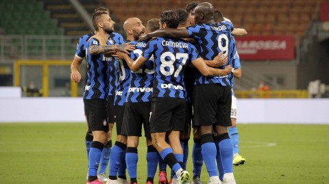 蓝黑军团创纪元：意甲七十九分新篇章