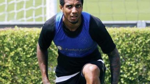 疫情造就“返老还童”？阿什利-扬蓄发归来，国米训练场惊现“浓密黑发”版杨教授