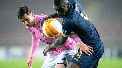 欧联杯风云：林茨主场惨遭逆转，安特卫普十人应战上演客胜好戏