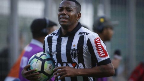 天使与魔鬼：罗比尼奥，从绿茵单车少年到阶下囚的堕落轨迹