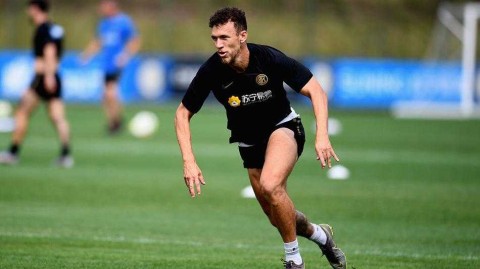 孔蒂时代的蓝黑启航：酷暑铸就钢铁之师，国际米兰静待新赛季检阅