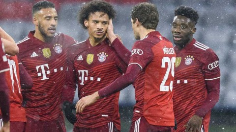 安联之夜拜仁完胜巴萨 红蓝军团黯然转战欧联杯