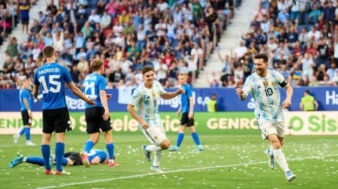 梅西五子登科闪耀潘普洛纳 阿根廷友谊赛大胜爱沙尼亚