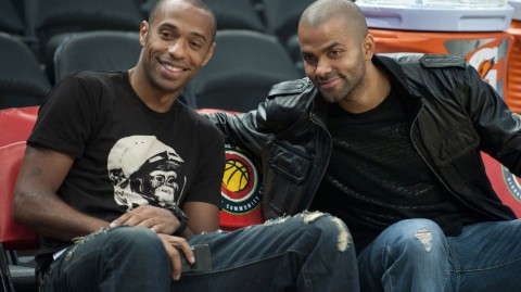 亨利帕克兄弟情十六载：从麦迪逊互学投篮到各自携娇妻助阵