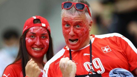 欧洲杯疯狂一夜：西班牙五球惊魂胜，世界冠军法国悲情出局