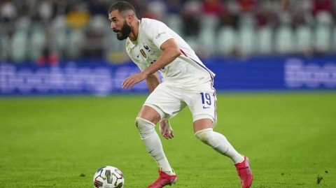 本泽马跃入传奇殿堂，法国队史射手榜前五再添新章