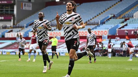 红魔逆转之夜：曼联三球完胜维拉，卡瓦尼霸气腾空