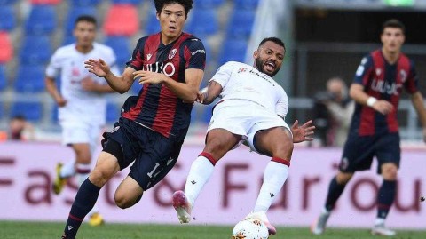 意甲补时绝平夜，博洛尼亚与卡利亚里的激烈碰撞