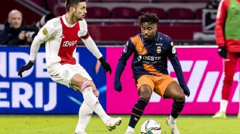 杜尚·塔迪奇勇夺塞尔维亚足球桂冠的坚韧与荣耀之路