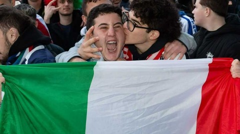 欧洲杯的温柔侧面：那些比冠军更闪耀的兄弟情