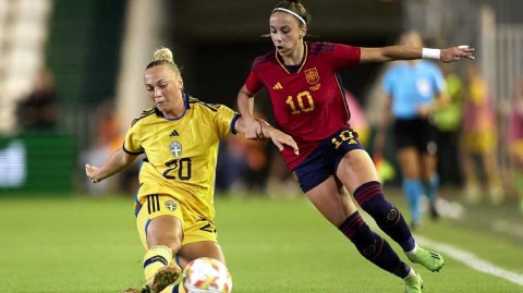 绿茵巾帼平分秋色 战术博弈尽显锋芒