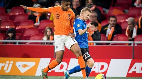 维纳尔杜姆帽子戏法点亮星夜，荷兰大捷昂首进军欧洲杯