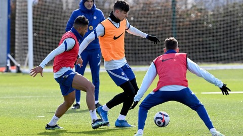 蓝军厉兵秣马：切尔西训练场上的备战风云