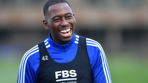 蓝狐女足严阵以待 迎战强敌无畏前行