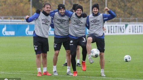 皇家蓝的蛰伏与冲刺：回忆2019深秋沙尔克04的备战时刻