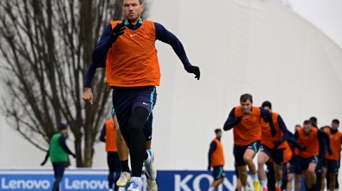 蓝黑军团冬日训练纪实 哲科挥汗如雨全力备战