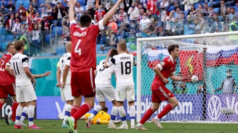 北极熊主场破冰记：久巴架炮米兰丘克一锤定音，俄罗斯力克芬兰留住出线曙光