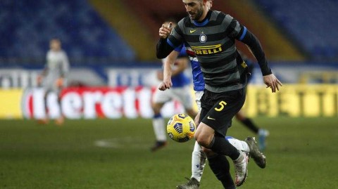 热那亚雨夜蓝黑梦断：旧将反戈一击，国米八连胜戛然而止