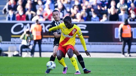 昂热主场鏖战朗斯 乌龙事件与神仙球共谱逆转序曲