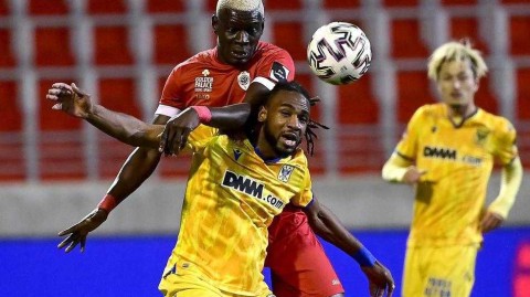 安特卫普寒冬夜与圣图尔登互交白卷，比甲鏖战乏味收场