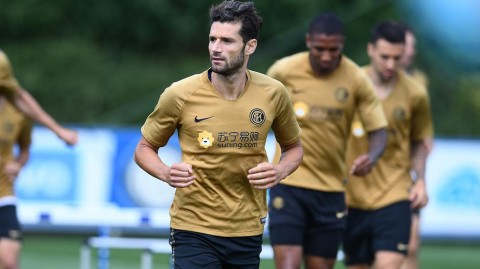 蓝黑军团枕戈待旦 阿皮亚诺的盛夏备战