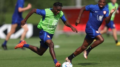 橙衣军团决战前夜：卡塔尔训练场上的坚韧与期盼