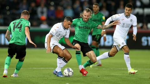 自由球场沉沦记：天鹅海遭陶工三拳痛击，新帅改革任重道远