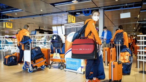 荷兰女足挥别阿姆斯特丹，橙色军团昂首挺进东京奥运