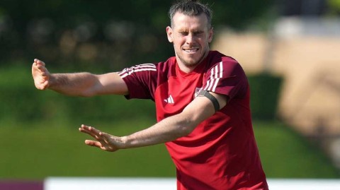 红龙压阵多哈训练场 贝尔轻松备战生死战