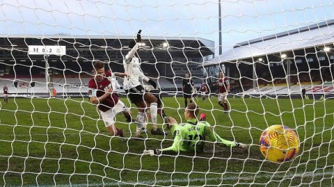 农场主陷落，红酒军团高歌：重温足总杯富勒姆零比三伯恩利之战