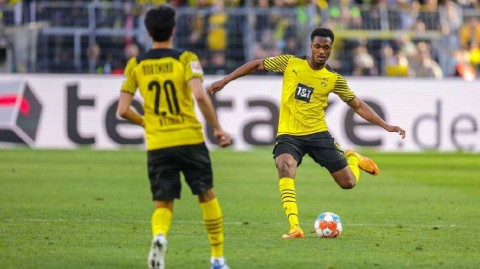 斯图加特迎来新屏障，法国中卫扎加杜开启红白新篇章