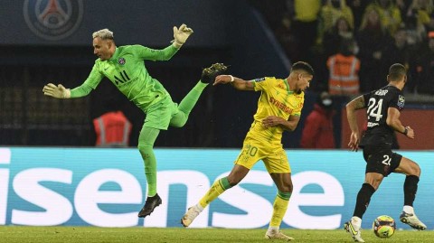 梅西法甲首球力挽狂澜，十人巴黎3-1逆转南特