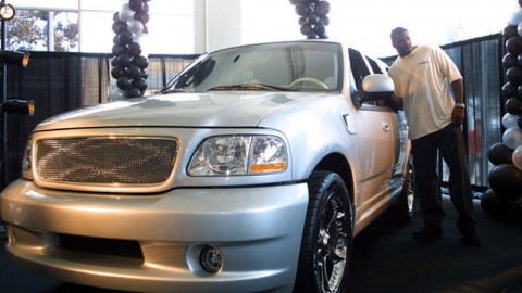 2026NBA巨星天价座驾大赏：从詹姆斯定制迈巴赫到哈登专属劳斯莱斯