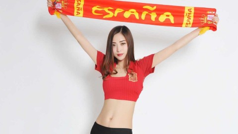 斗牛士军团的新生与足球宝贝的炽热告白