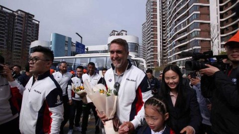 巴乔巴蒂空降成都校园，傳奇巨星为孩子们点亮足球梦想