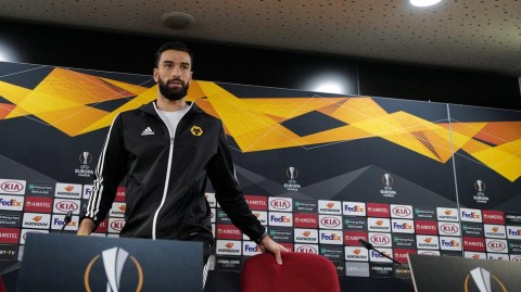 葡萄牙雨夜中的沉思狼队欧联杯晋级前的关键一战