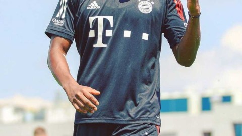 德甲霸主轻松备战收官战 拜仁众将演绎八冠王的好心情